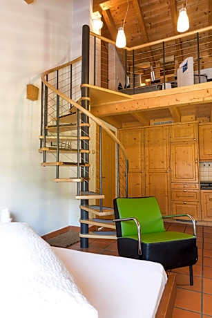 Apartment with Open Bathroom and Mountain View