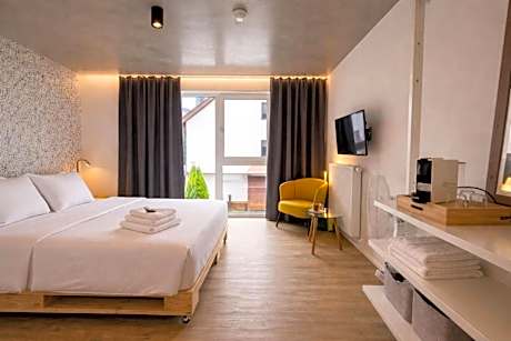 Double or Twin Room with Private External Bathroom