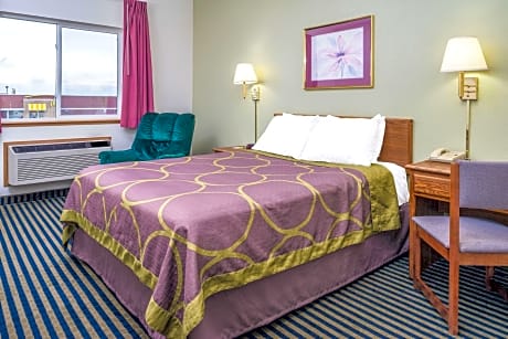 1 Queen Bed Accessible Room Non-Smoking