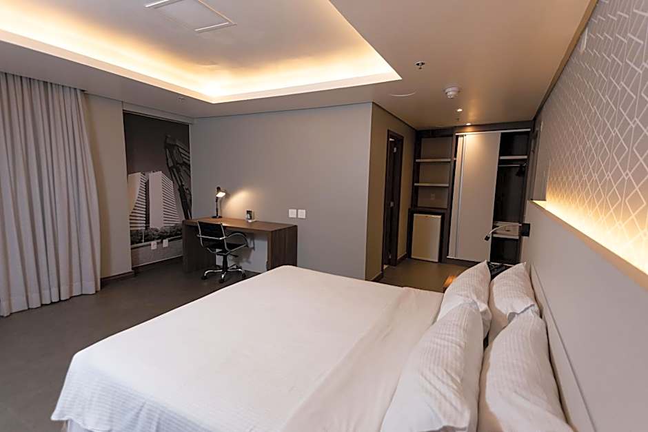 Master Porto Alegre Hotel - Av Carlos Gomes, Proximo ao Consulado Americano