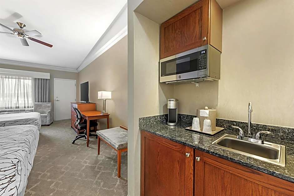Best Western Plus Silver Saddle Inn
