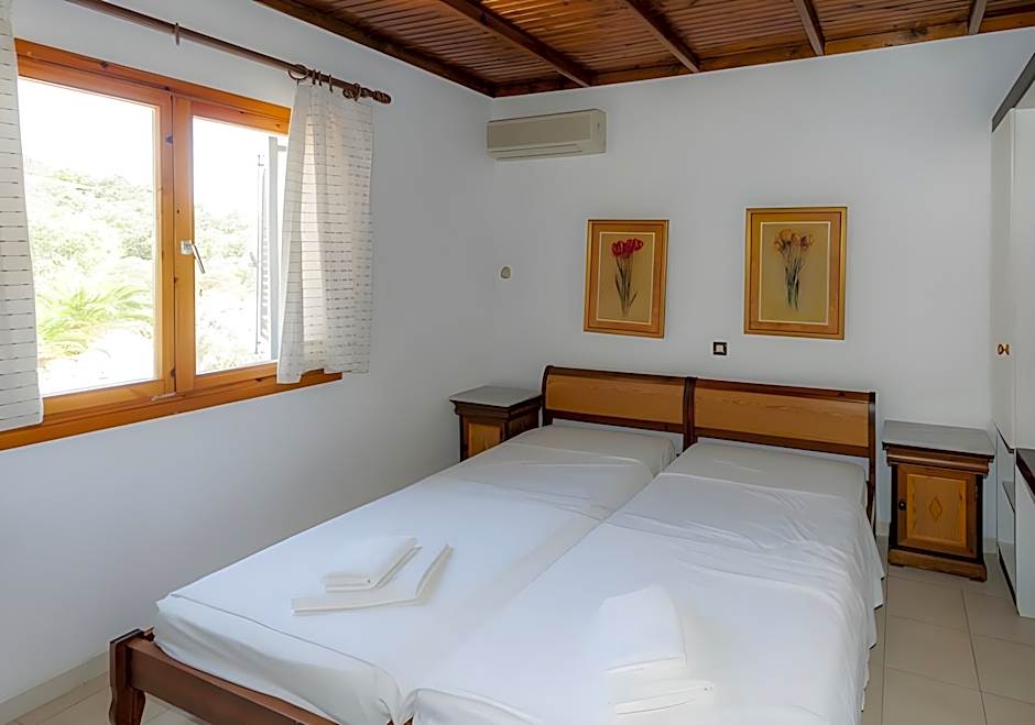 Photo 1 of 2 of 2 Bed Room Sea View