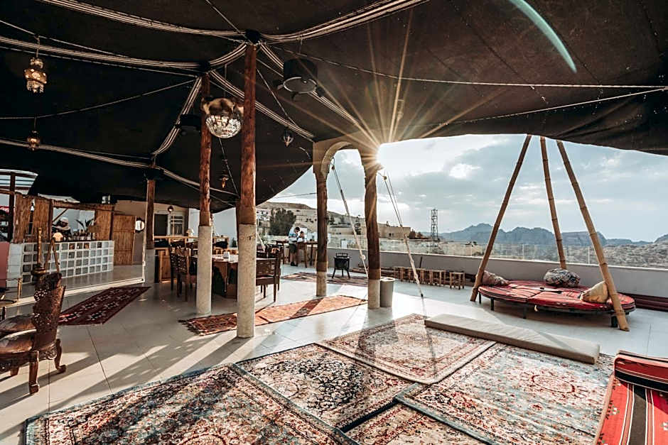 Nomads Hotel