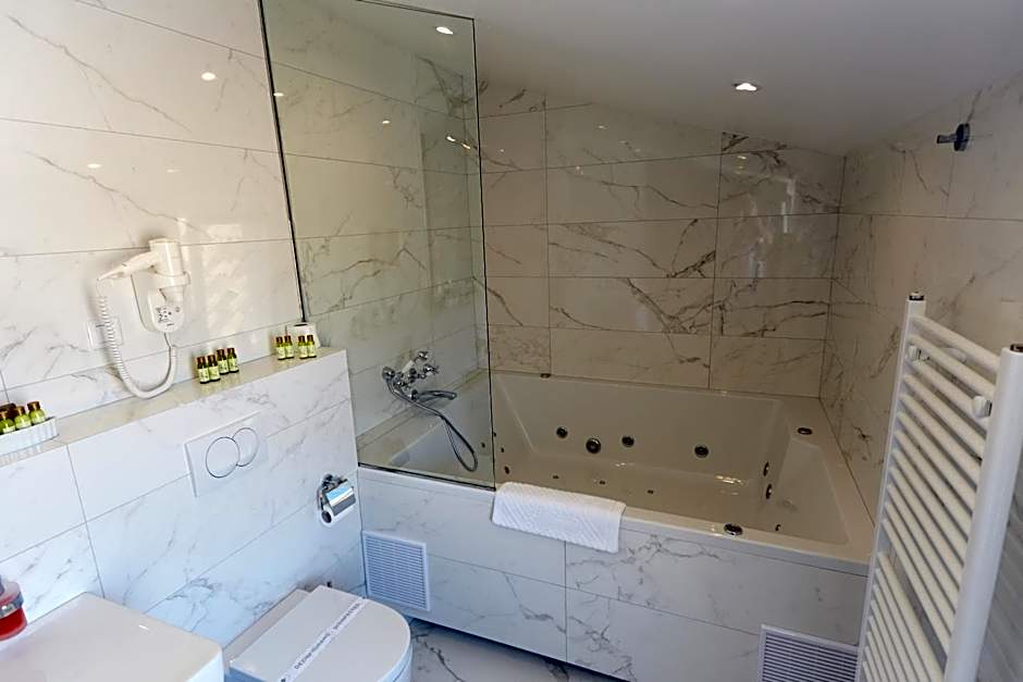 Jupiter Luxury Hotel