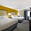 Holiday Inn Express and Suites Cincinnati Riverfront