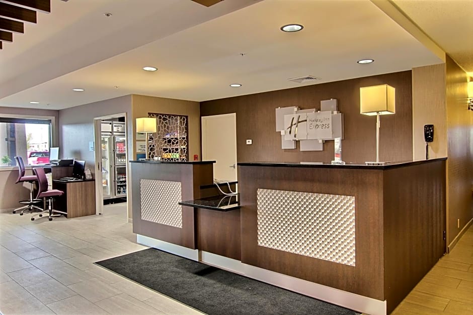 Holiday Inn Express Fargo - West Acres By IHG