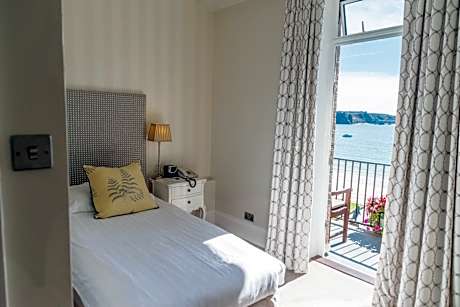 Single Room with Sea View and Balcony