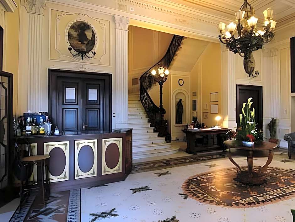 Villa Tina Hotel
