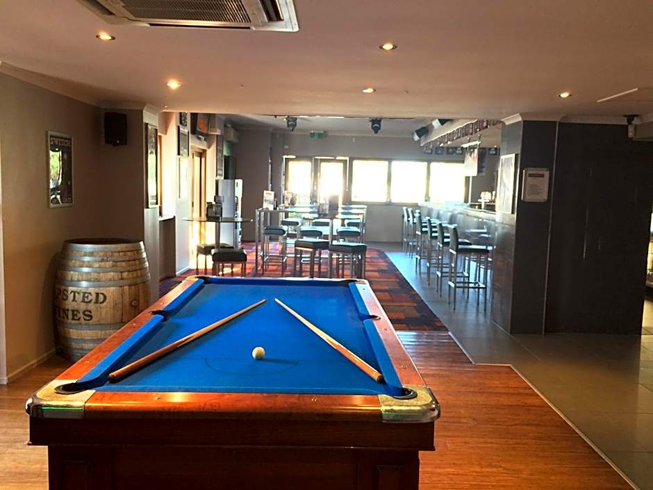 The Commercial Hotel Motel