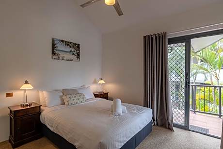 Three-Bedroom Apartment - Split Level