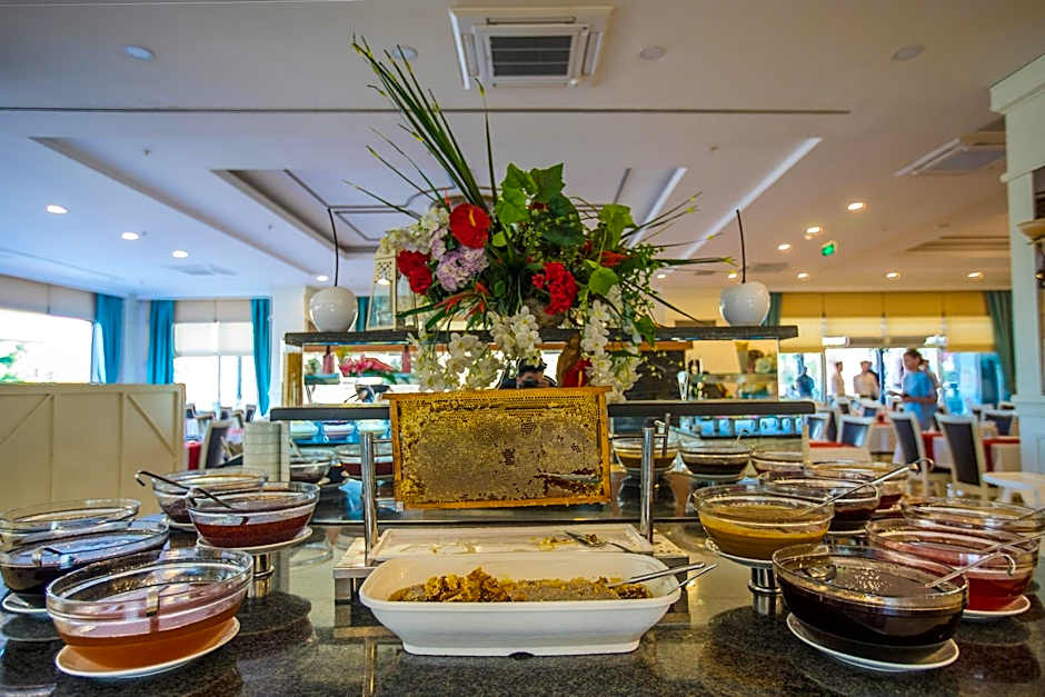 MIRA MERIDIA BEACh RESORT HOTEL