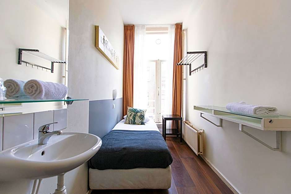 Quentin Arrive Hotel