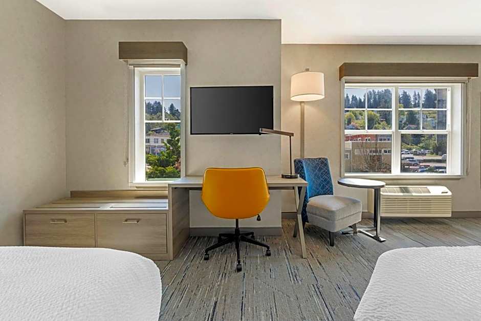 Holiday Inn Express Hotel & Suites Astoria By IHG