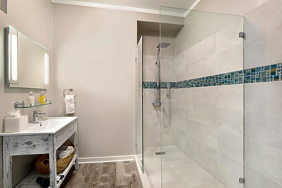 Sea Breeze Beach House All Inclusive by Ocean Hotels