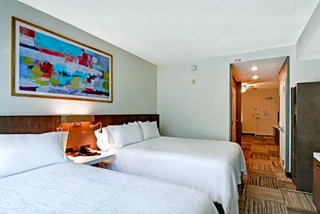 Queen Room with Two Queen Beds - Hearing Access
