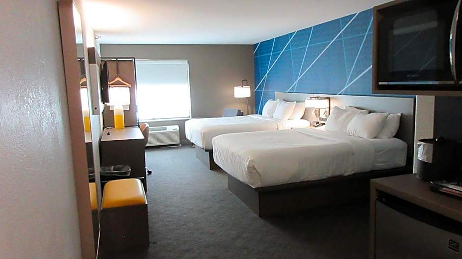 Comfort Inn & Suites Grand Forks near Alerus Center