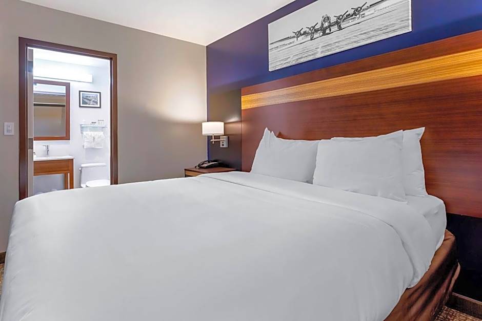 Avion Inn Near LGA Airport, an Ascend Collection Hotel