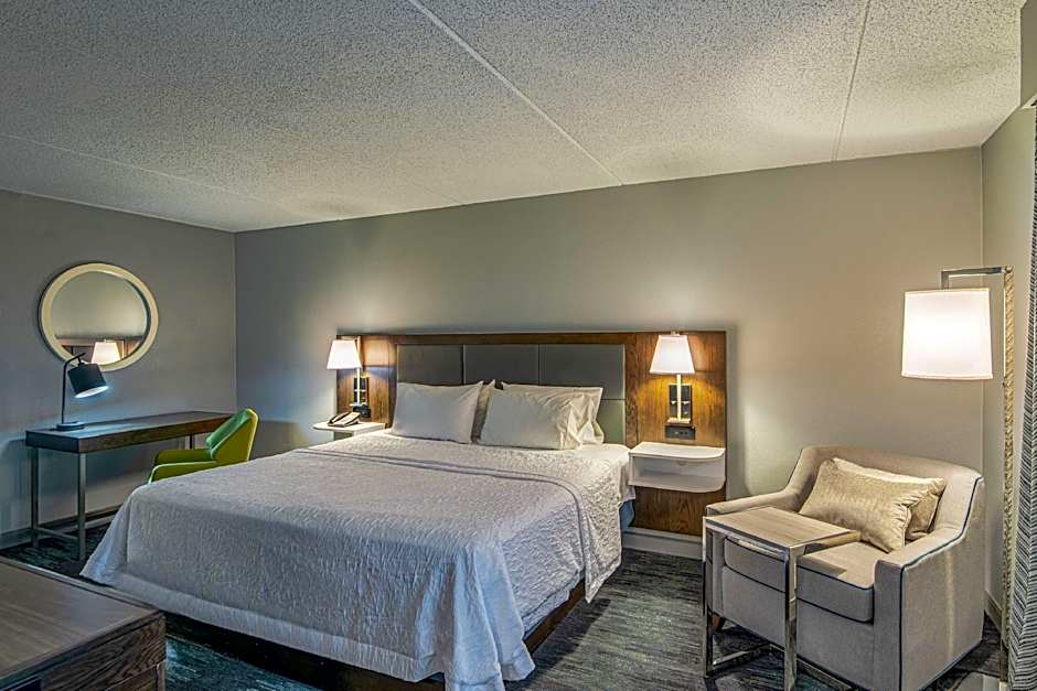 Photo 1 of 1 of 1 King Bed, Hearing/Mobility Accessible