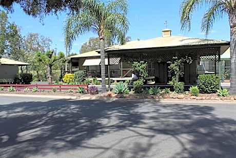 Lake Forbes Motel