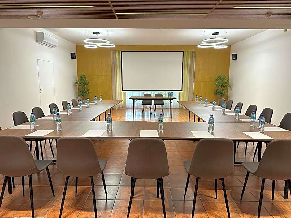 Centrum Konferencyjno-Apartamentowe Mrówka