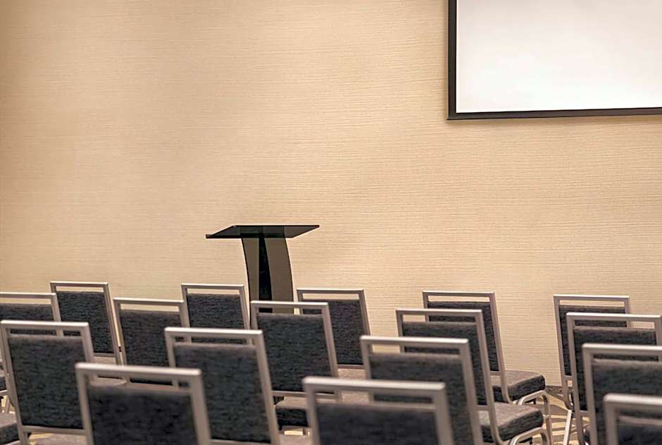 Hilton Knoxville Airport