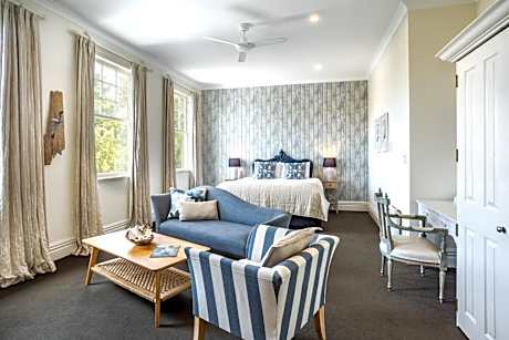 Lighthouse Suite