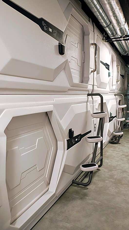 Сapsule Kijowska Stadium Floor -1 no window - Self Check in