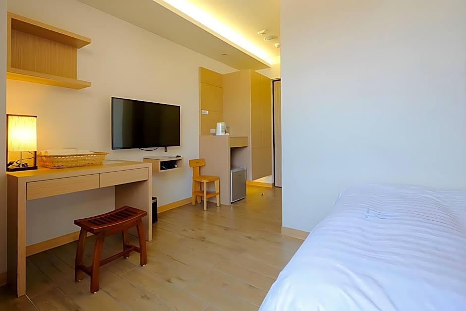 兩腳詩集綠活學旅 l 全自助入住旅館 l