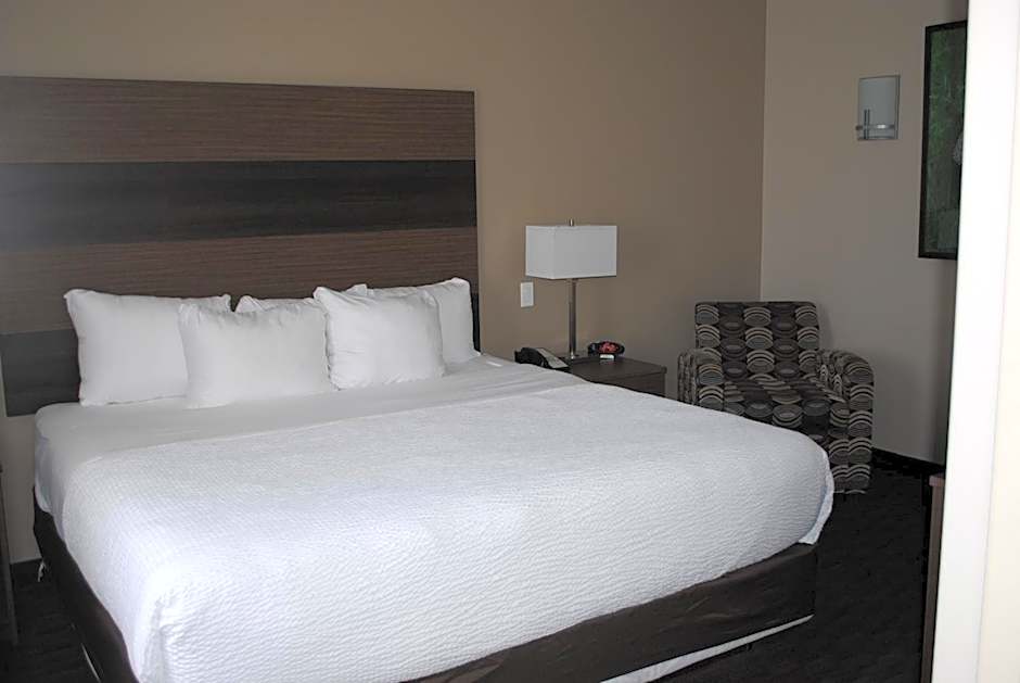 Days Inn & Suites by Wyndham Lindsay