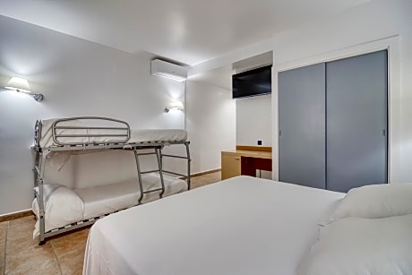 Standard Quadruple Room