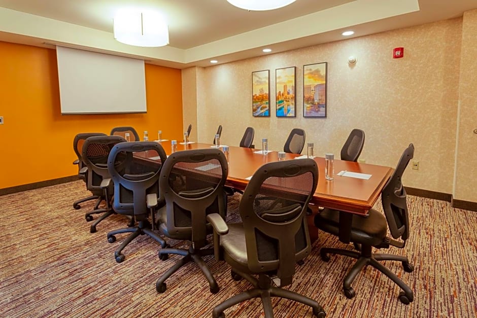 DRURY INN & SUITES INDIANAPOLIS NORTHEAST