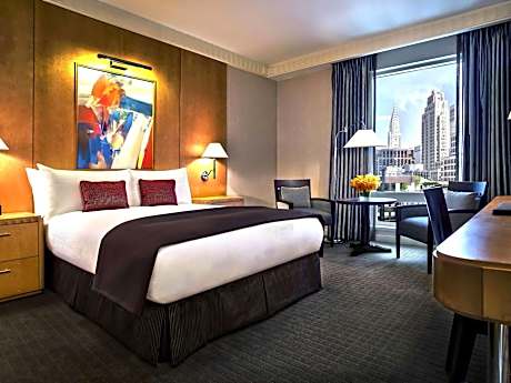 Queen Room with Skyscraper View - Top Floors