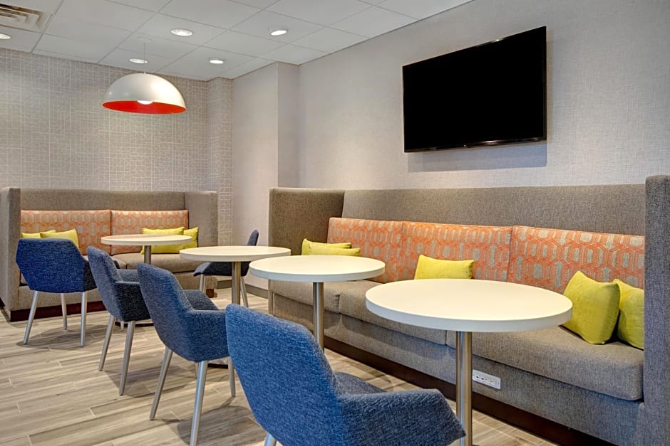 Hampton Inn By Hilton & Suites Yonkers