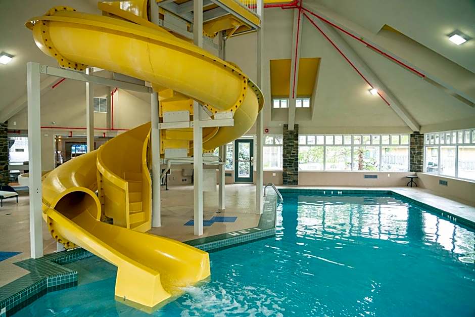 Pocaterra Inn & Waterslide