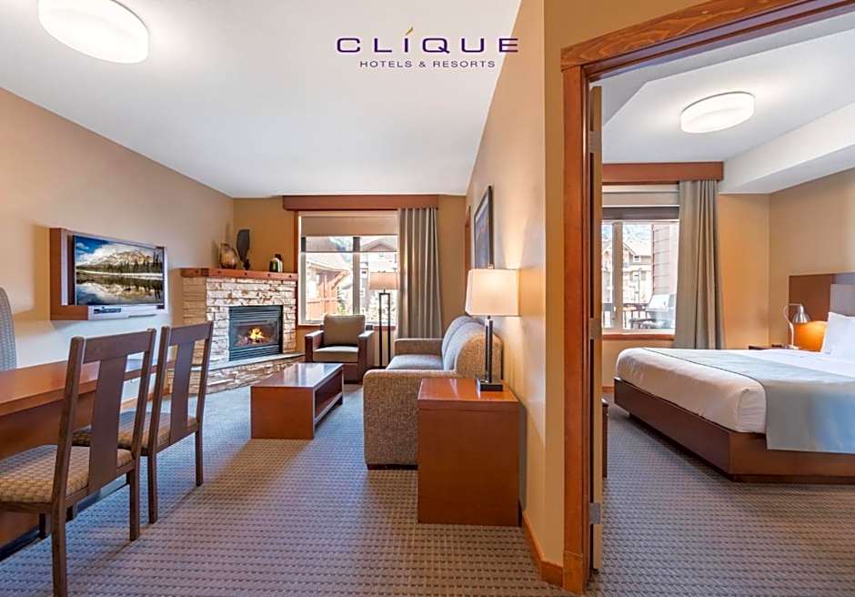 Falcon Crest Lodge by CLIQUE