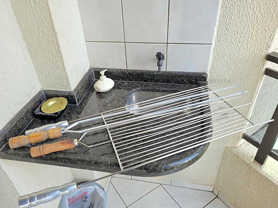 Apartamento 200 metros da praia 03 quartos com ar condicionado - Meia Praia - Itapema