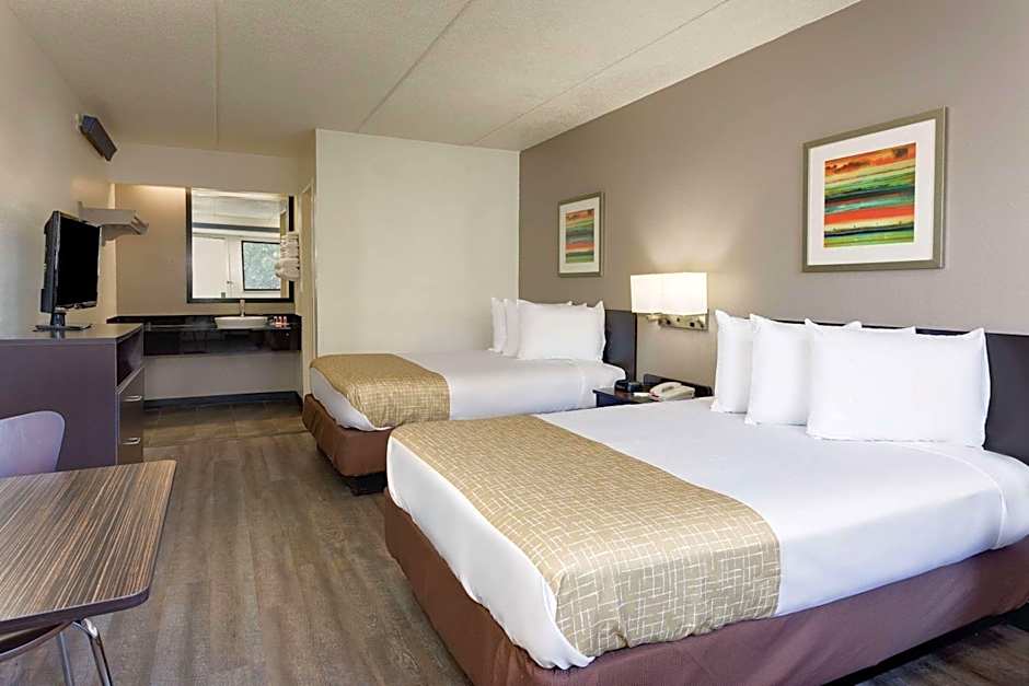 Travelodge by Wyndham College Park