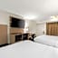 Clarion Pointe Kennesaw Town Center