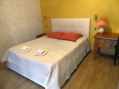 Triple Room with Garden View