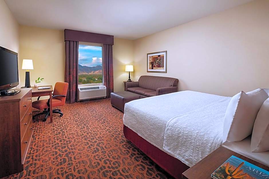 Hampton Inn By Hilton & Suites Scottsdale at Talking Stick