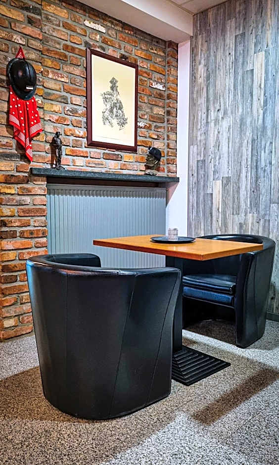 Hotel De Schacht – Genk, AL