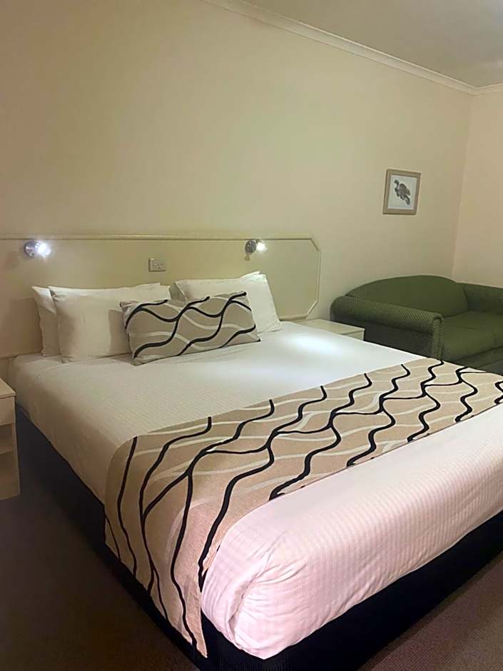 Deniliquin Country Club Motor Inn
