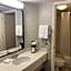Days Inn & Suites by Wyndham Arlington Heights