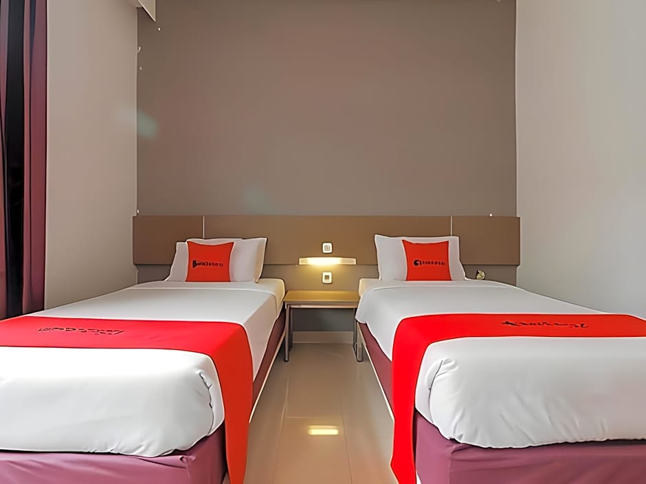 RedDoorz near Goa Sunyaragi