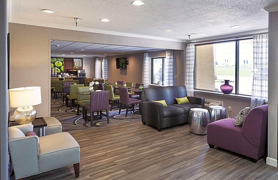 La Quinta Inn & Suites by Wyndham Baton Rouge Siegen Lane