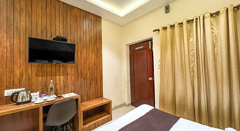Hotel Nirvana Palace Near Parmarth Niketan