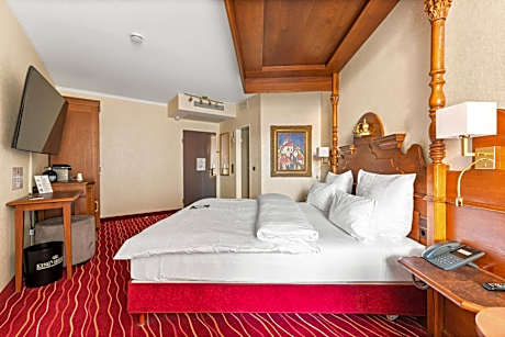 Club Double Room with Quiet Courtyard View