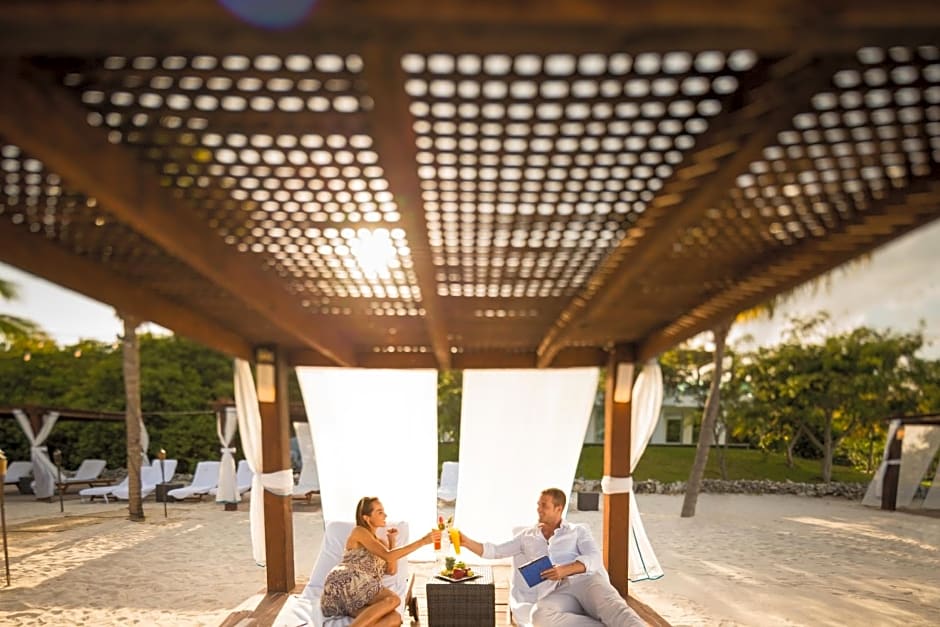 Blue Bay Grand Esmeralda - All Inclusive