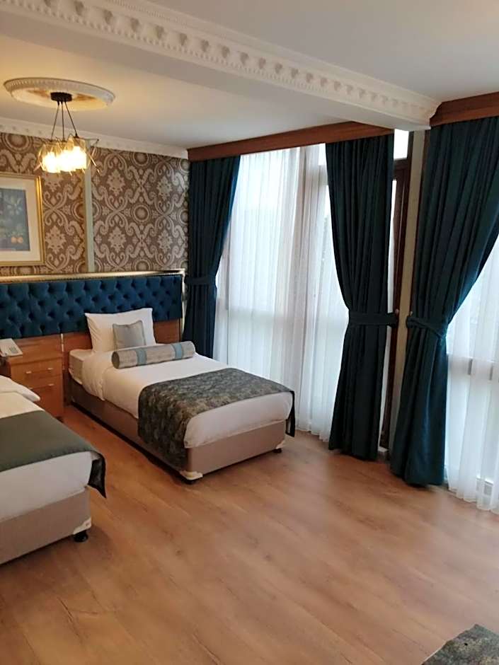 GOLDEN PALACE SEA ViEW