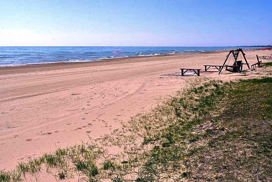 Sunrise Beach Oscoda @ Surfside
